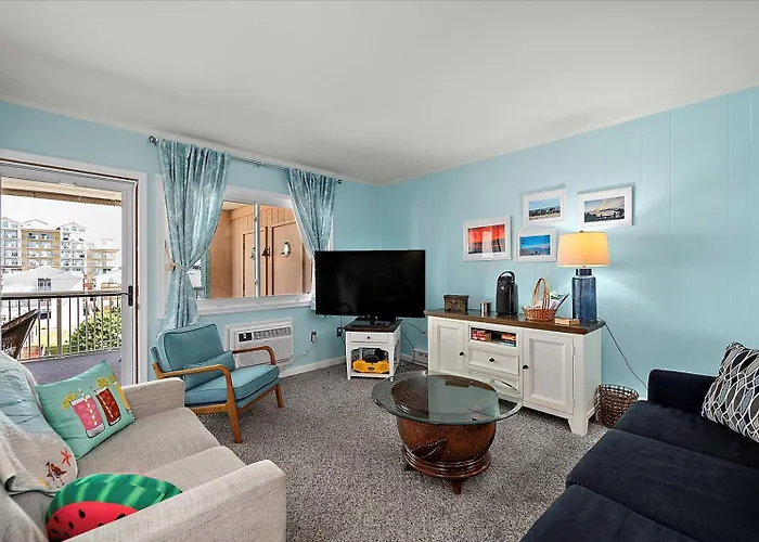 3 Bedroom 4th Floor In Severn 1, Steps To The Beach! Holiday home