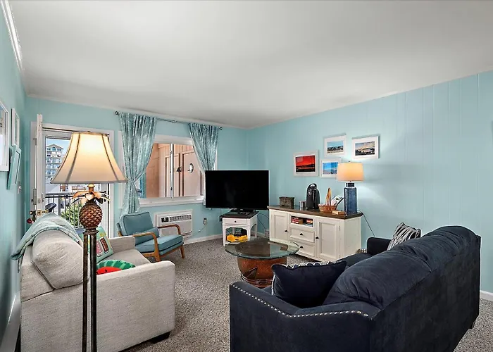 3 Bedroom 4th Floor In Severn 1, Steps To The Beach! *