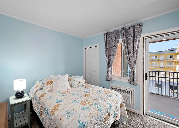 3 Bedroom 4th Floor In Severn 1, Steps To The Beach!