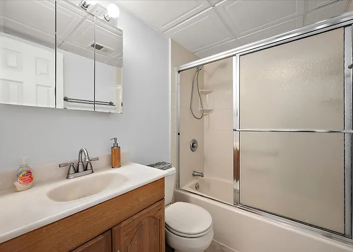 Holiday home 3 Bedroom 4th Floor In Severn 1, Steps To The Beach!