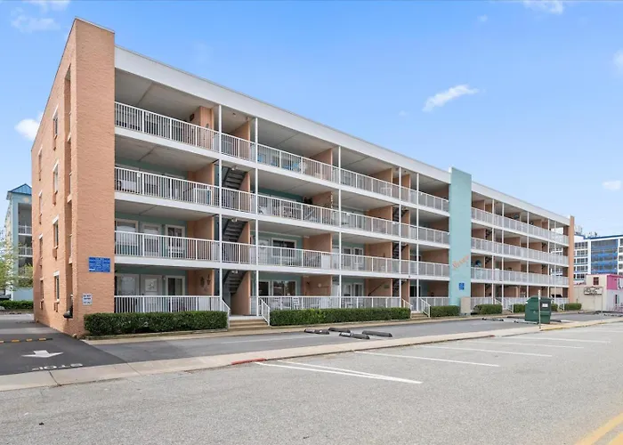 3 Bedroom 4th Floor In Severn 1, Steps To The Beach! Holiday home